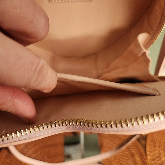 MMS Design Studio Pink Heart-Shaped Bag - Picture 5 of 8